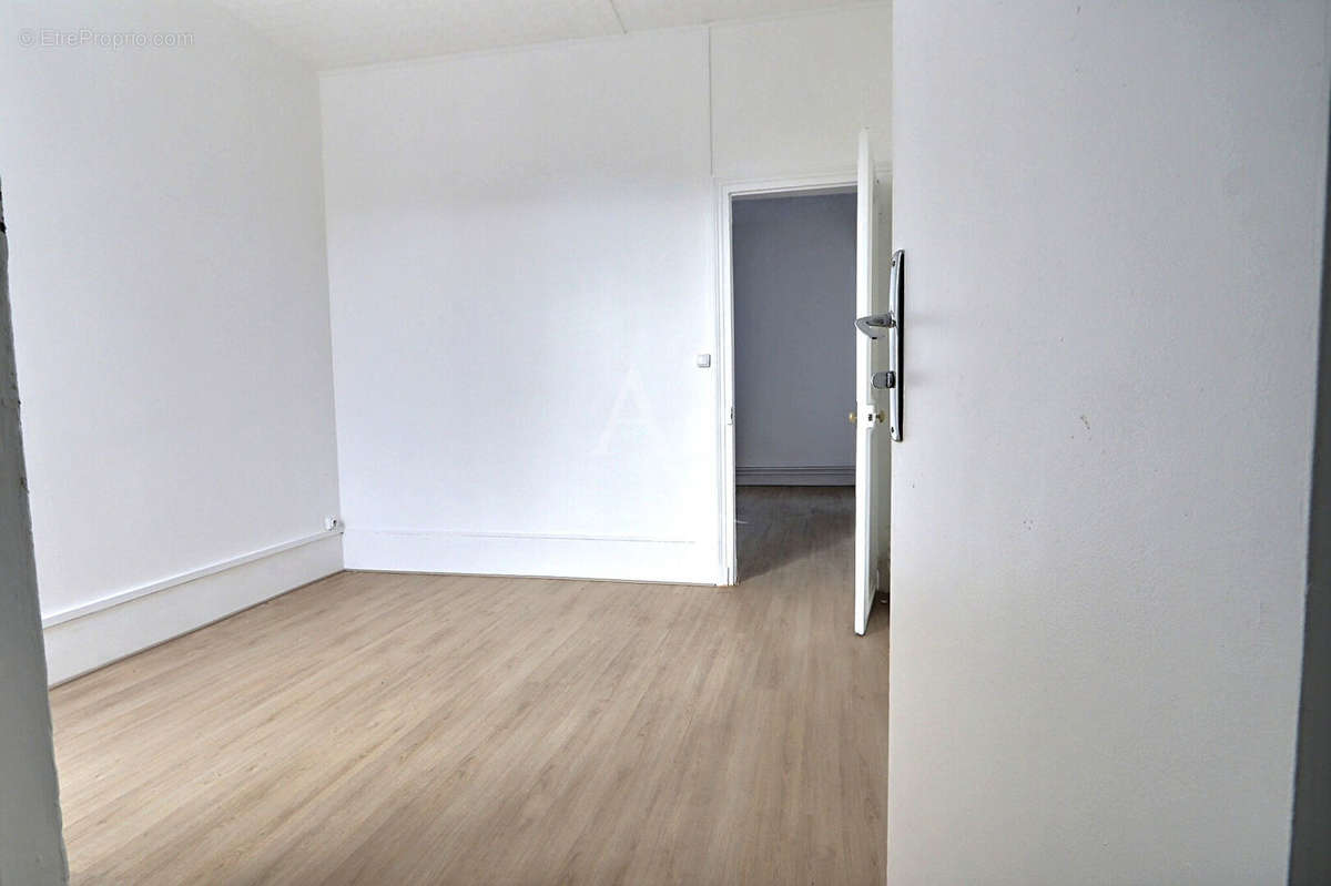 Appartement à AUBERVILLIERS