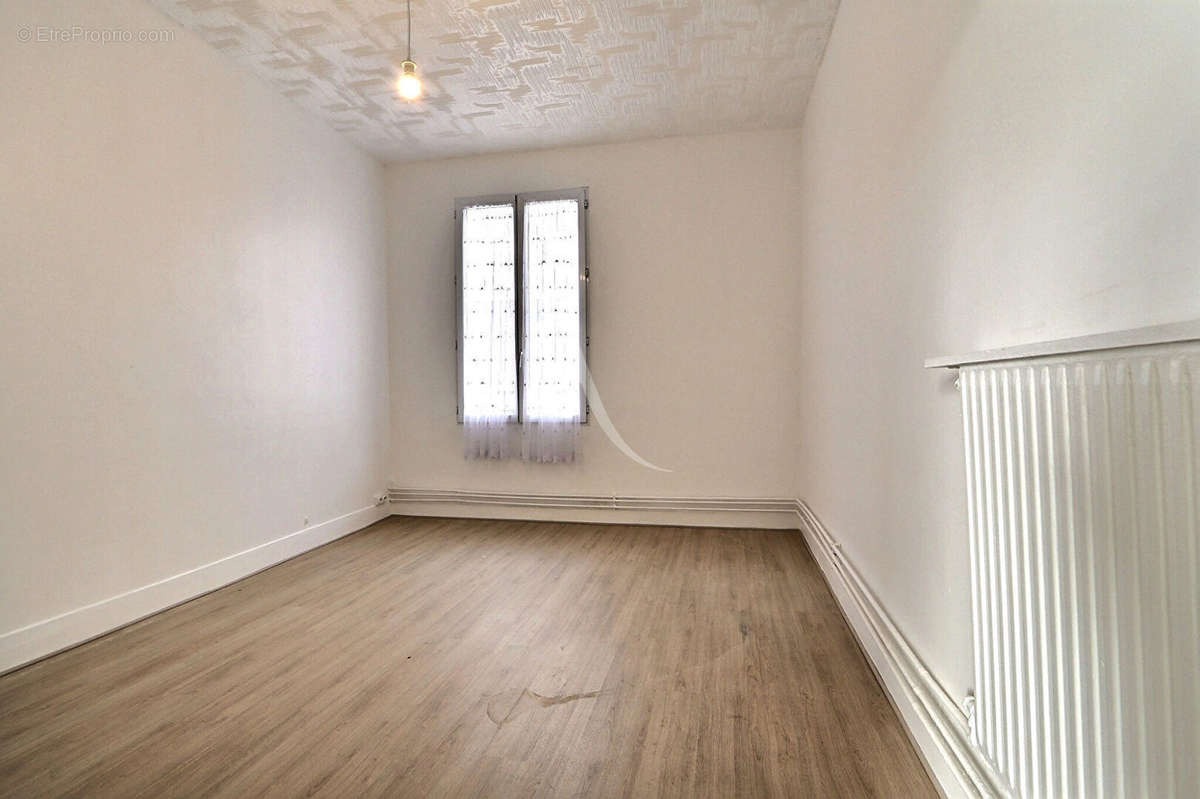 Appartement à AUBERVILLIERS