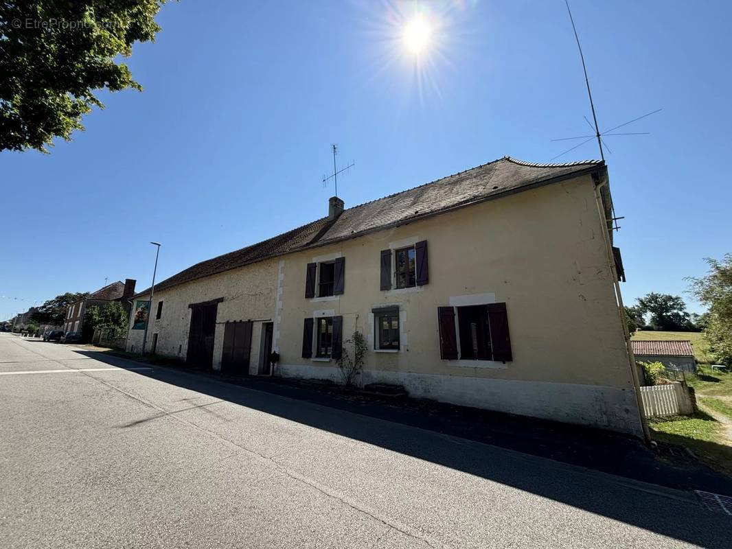 Appartement à LIGNAC