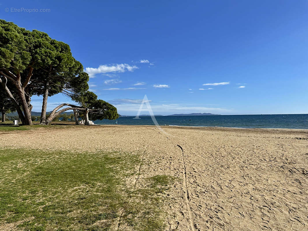 Appartement à LA LONDE-LES-MAURES