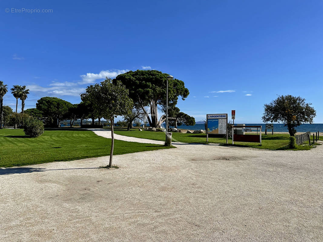 Appartement à LA LONDE-LES-MAURES