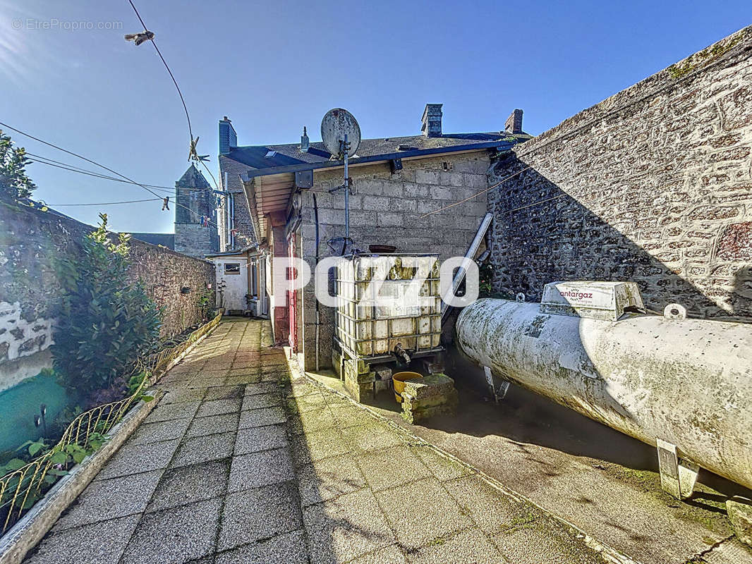 Maison à COULOUVRAY-BOISBENATRE