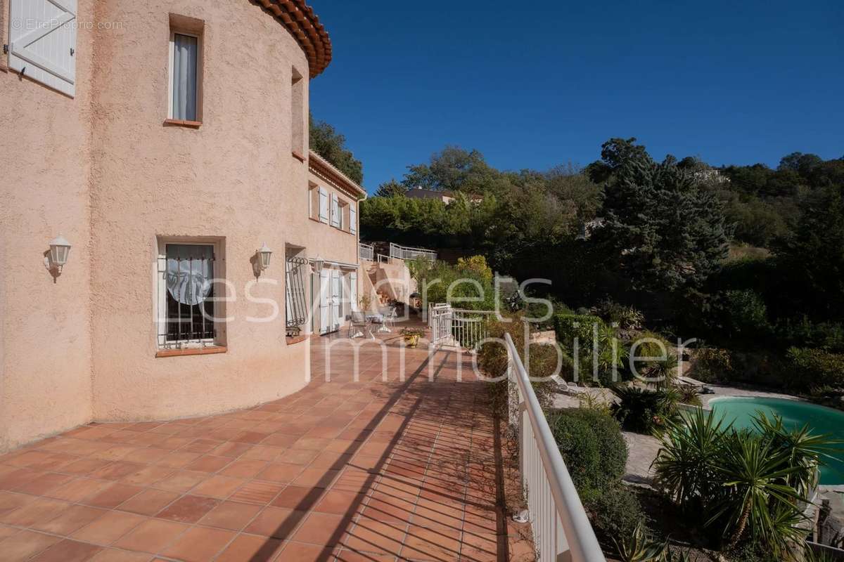 Maison à LES ADRETS-DE-L&#039;ESTEREL