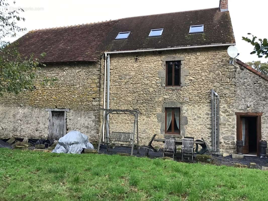 Maison à SAINT-LEGER-MAGNAZEIX