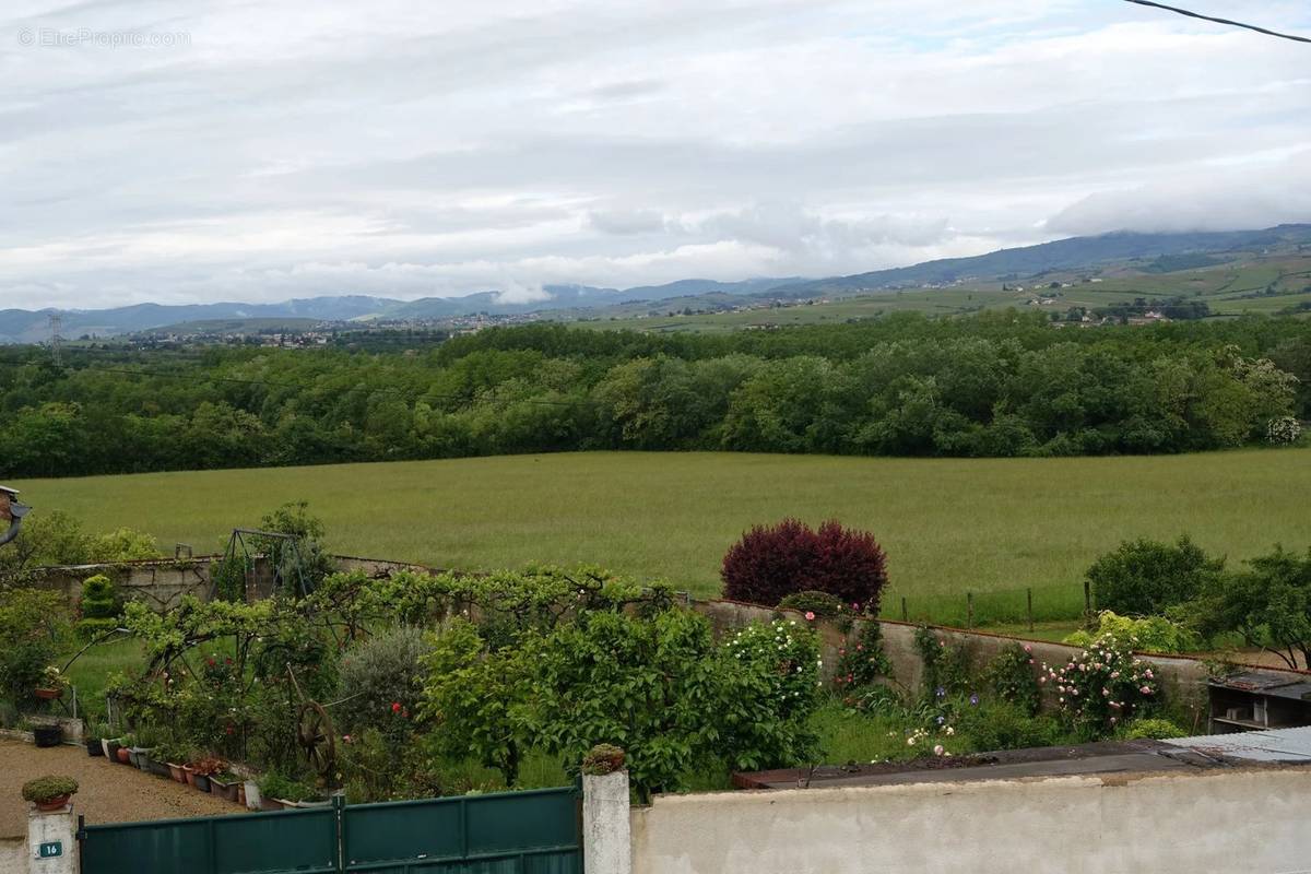 Appartement à LA CHAPELLE-DE-GUINCHAY