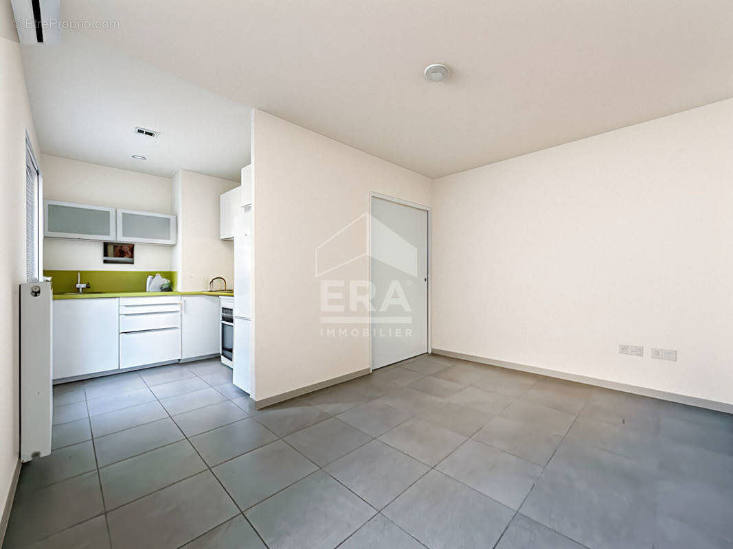 Appartement à MARSEILLE-3E