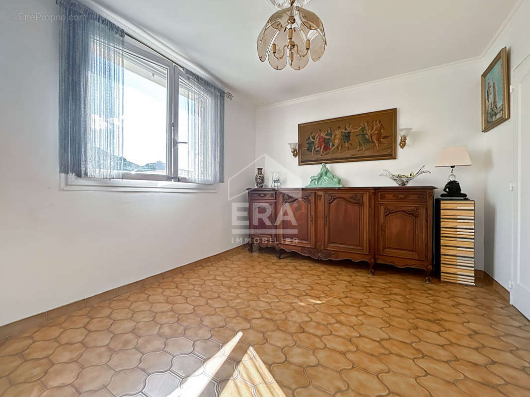 Appartement à MARSEILLE-11E