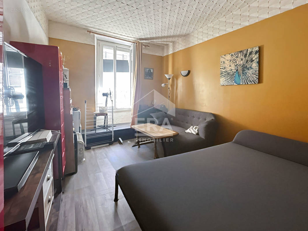 Appartement à MARSEILLE-4E