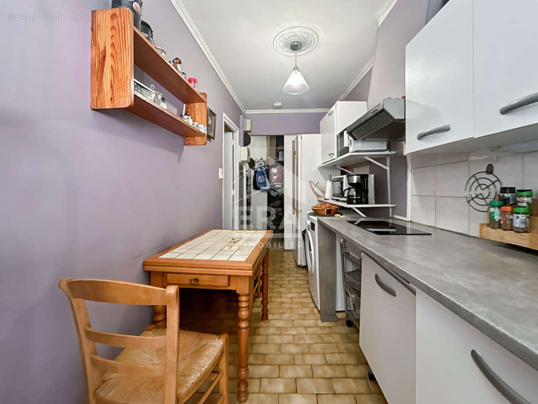 Appartement à MARSEILLE-4E