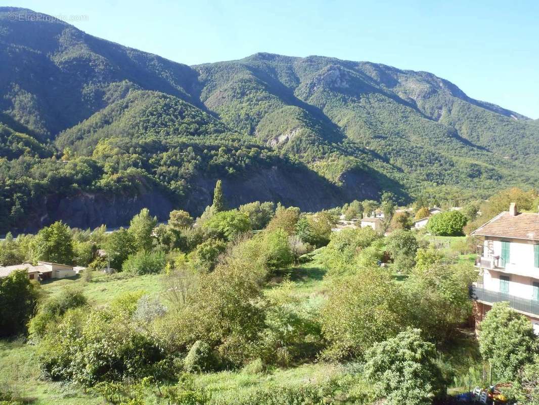 Appartement à TOUET-SUR-VAR