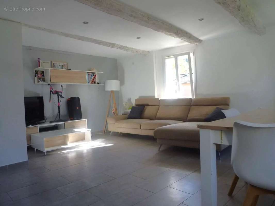 Appartement à TOUET-SUR-VAR