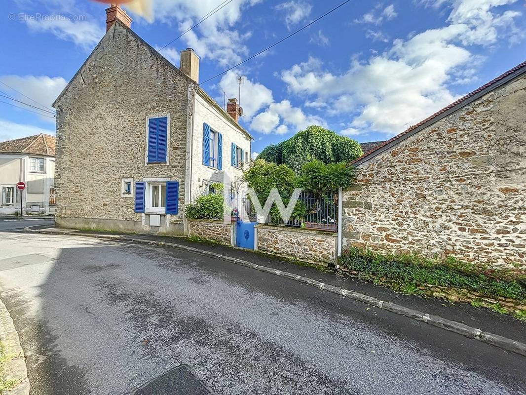 Maison à LE CHATELET-EN-BRIE