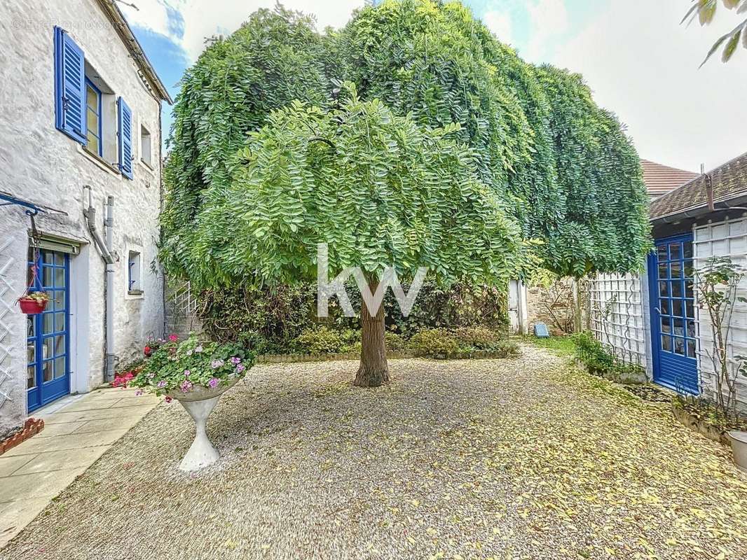 Maison à LE CHATELET-EN-BRIE