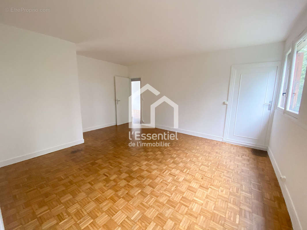 Appartement à VERNEUIL-SUR-SEINE