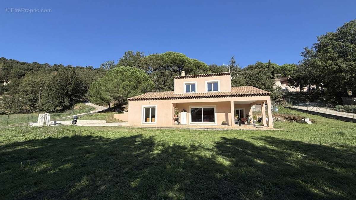 Maison à COLLOBRIERES