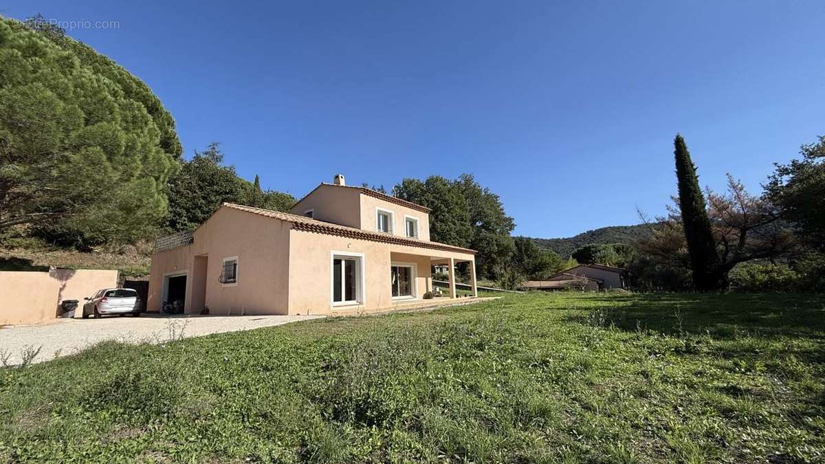 Maison à COLLOBRIERES