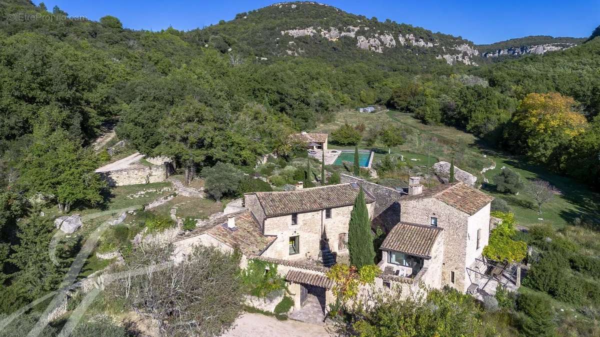 Maison à BONNIEUX