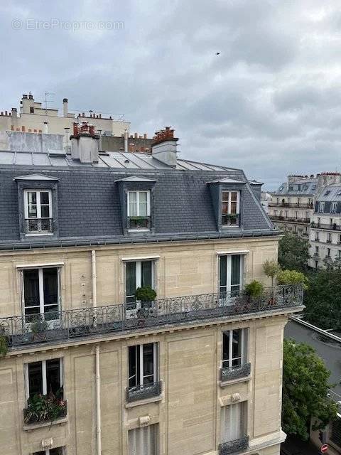 Appartement à PARIS-17E