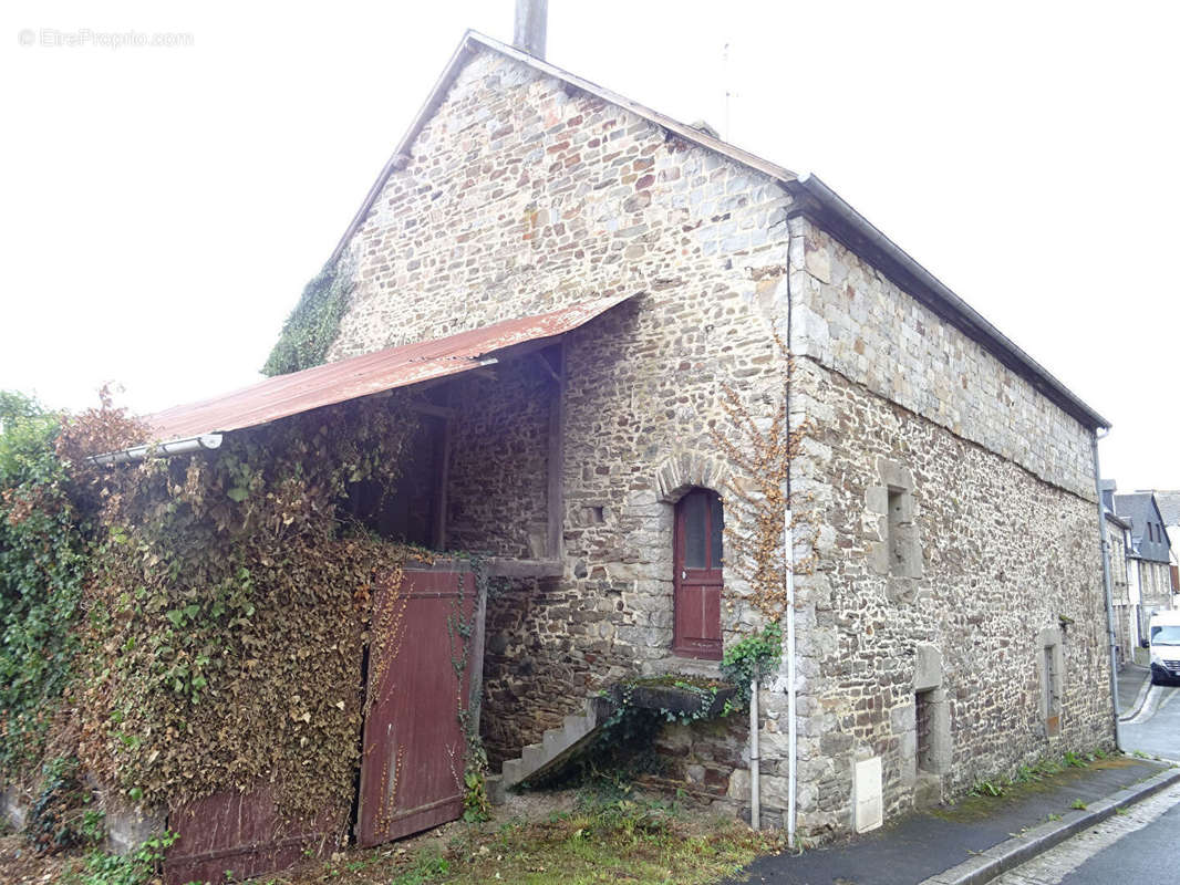 Maison à BARENTON