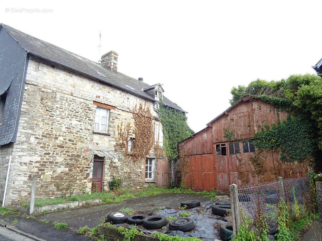 Maison à BARENTON