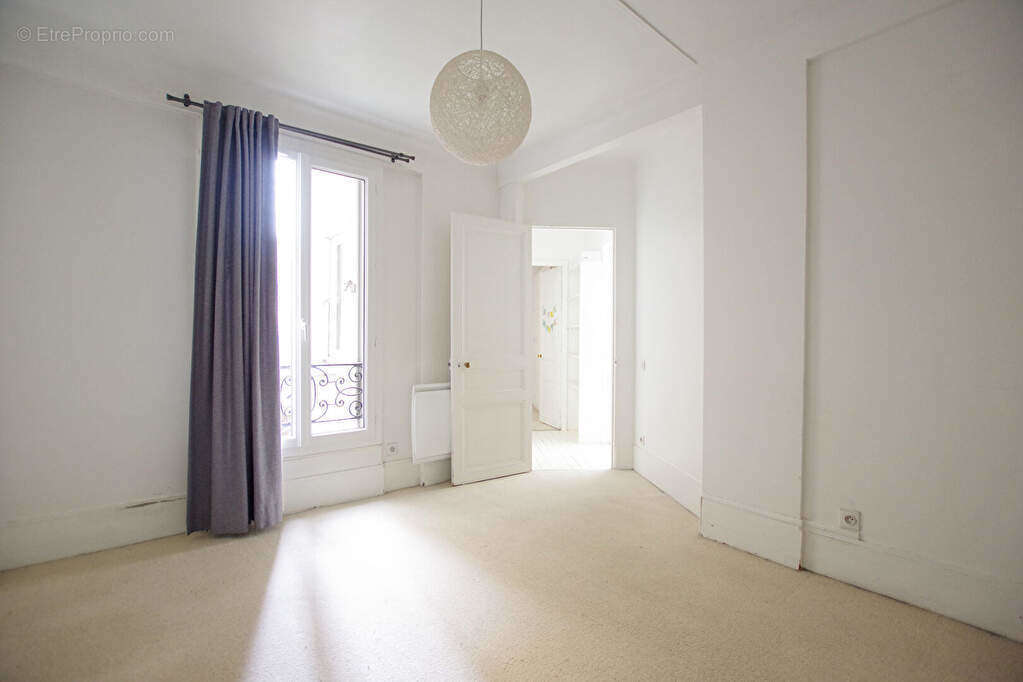 Appartement à PARIS-14E