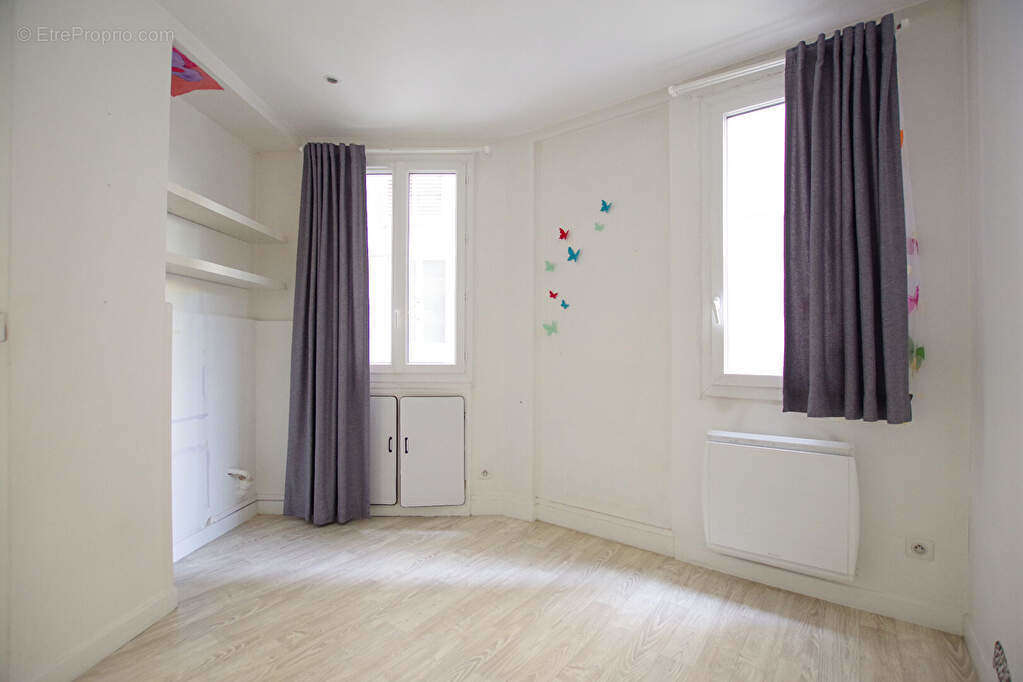 Appartement à PARIS-14E