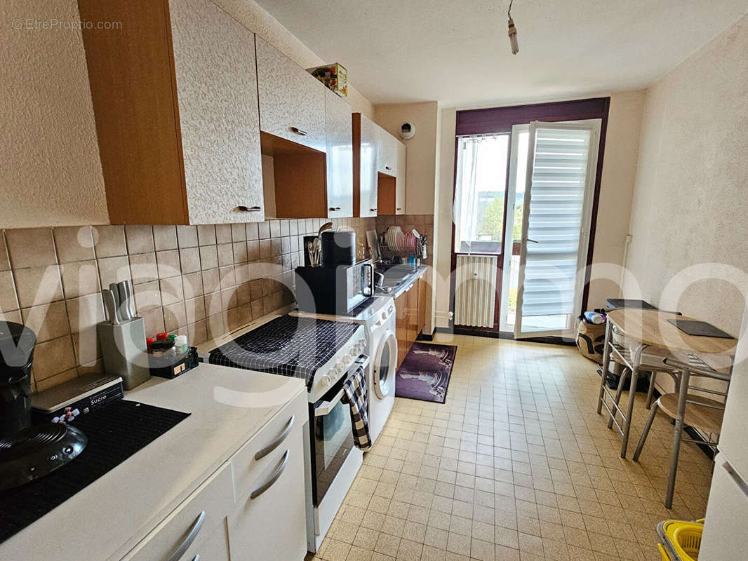 Appartement à SAINT-GENIS-LAVAL