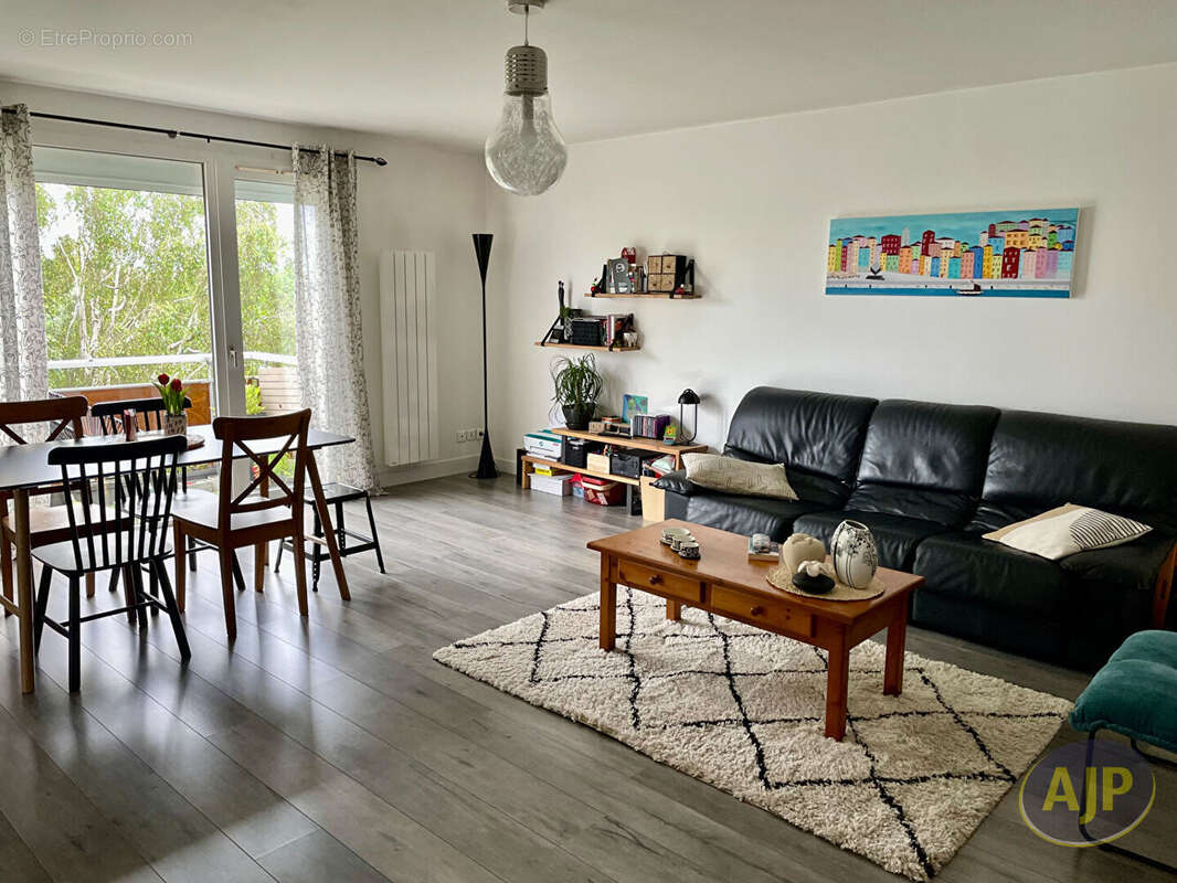 Appartement à SAINT-SEBASTIEN-SUR-LOIRE