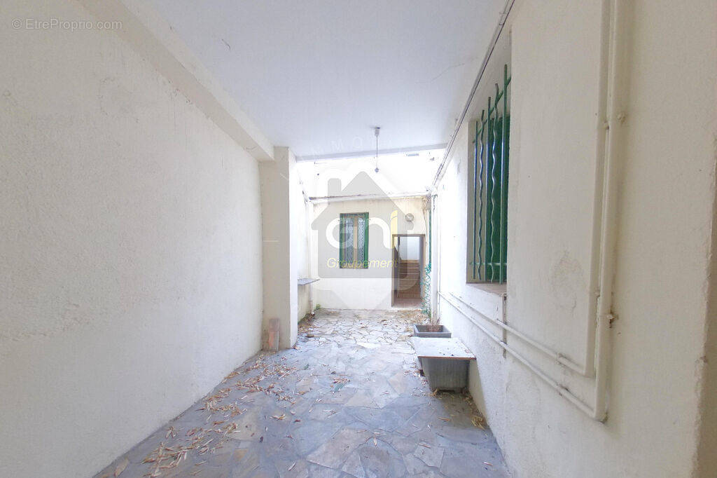 Appartement à MARSEILLE-4E