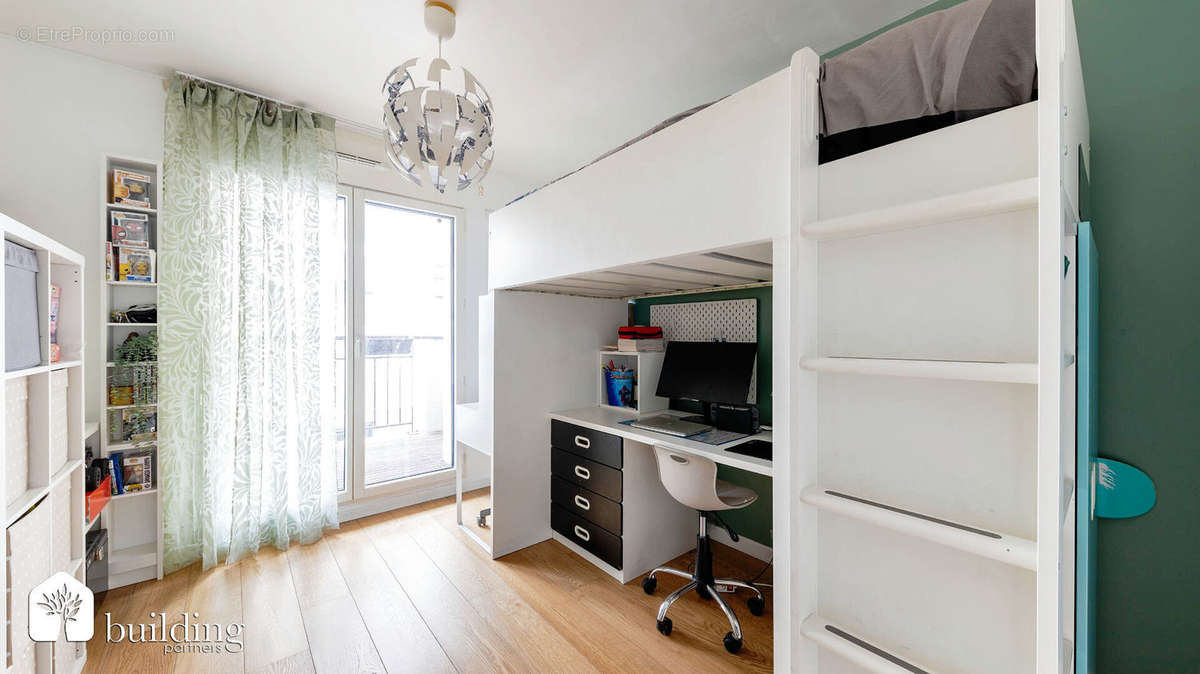 Appartement à LEVALLOIS-PERRET