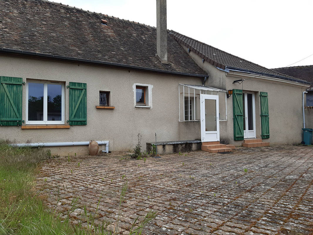 Maison à LE BREIL-SUR-MERIZE