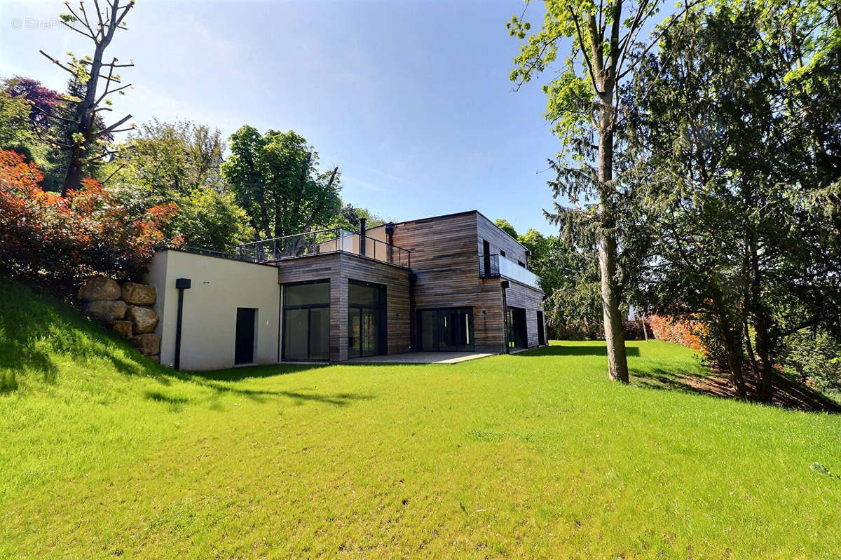 Maison à LOUVECIENNES