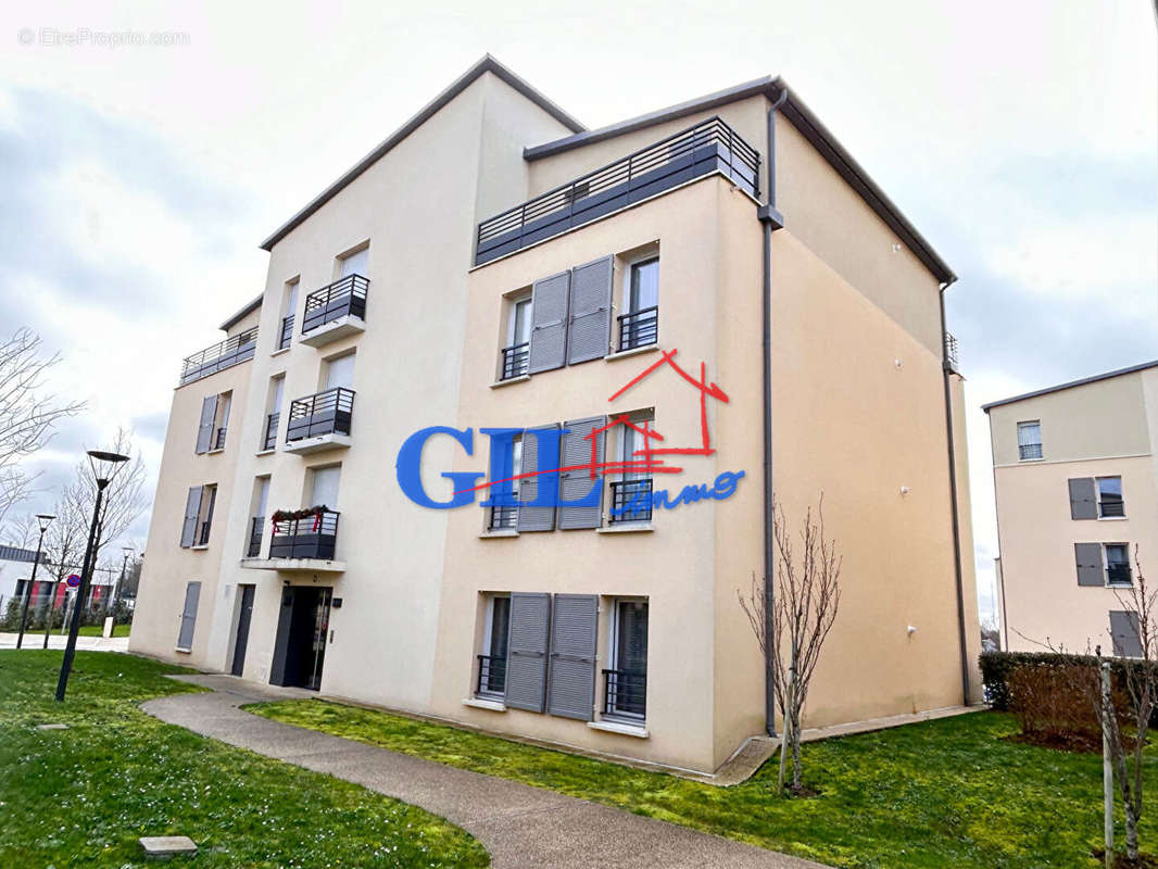 Appartement à SAVIGNY-LE-TEMPLE