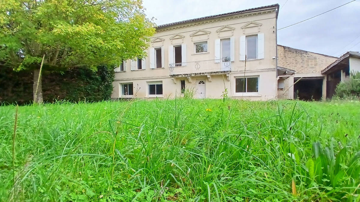 Maison à SAINT-QUENTIN-DE-BARON