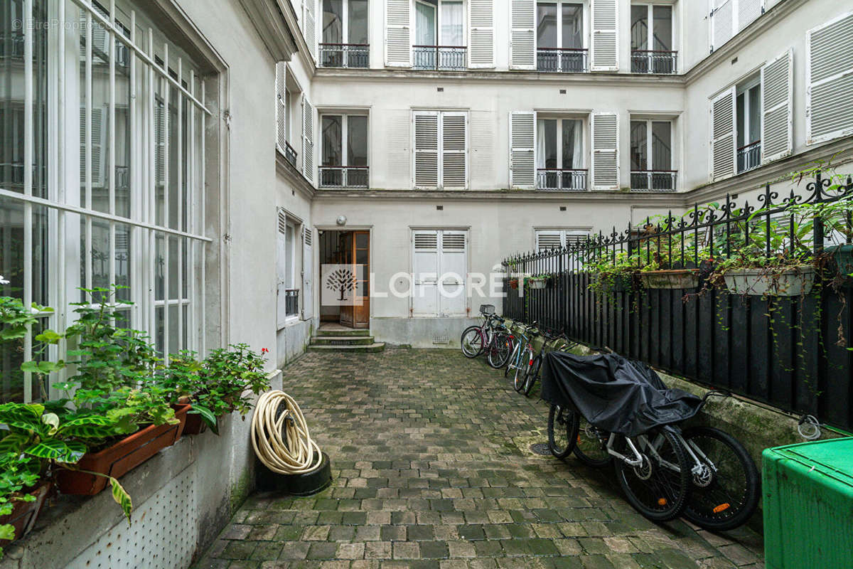 Appartement à PARIS-17E