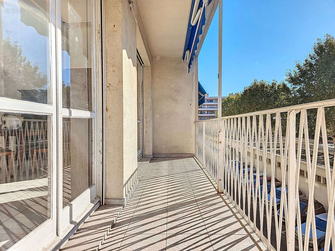 Appartement à MARSEILLE-4E