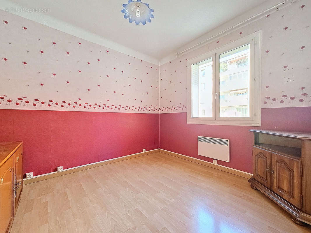 Appartement à MARSEILLE-4E