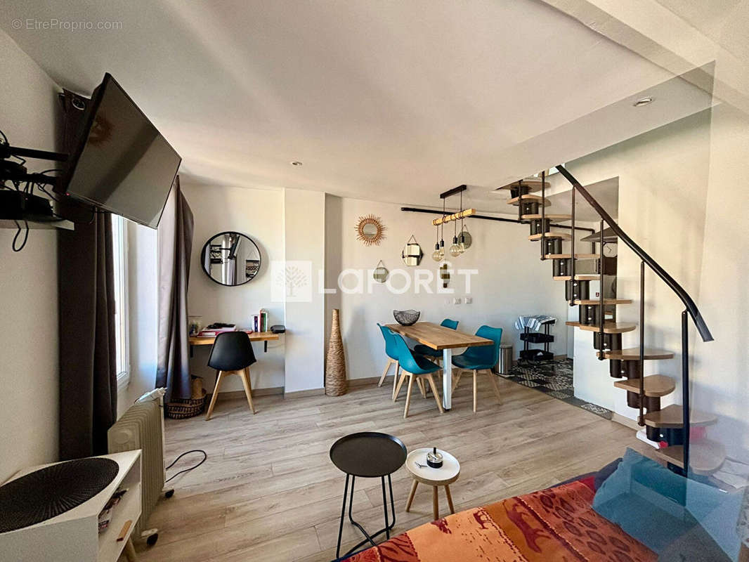 Appartement à MARSEILLE-2E