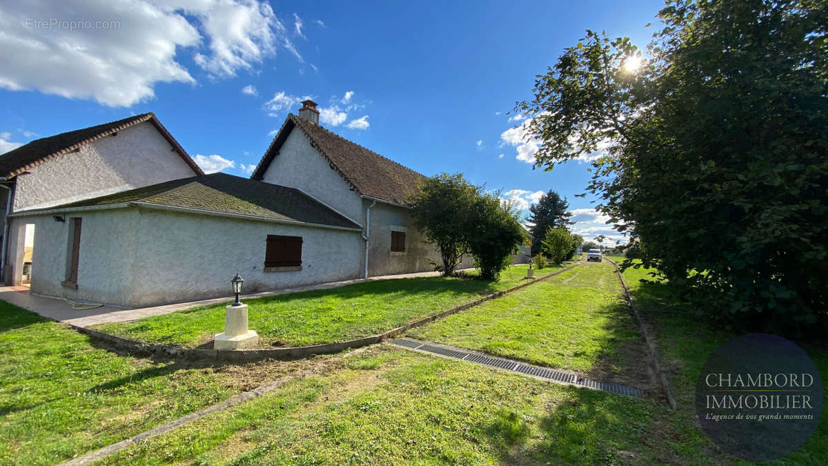 Maison à CONTRES