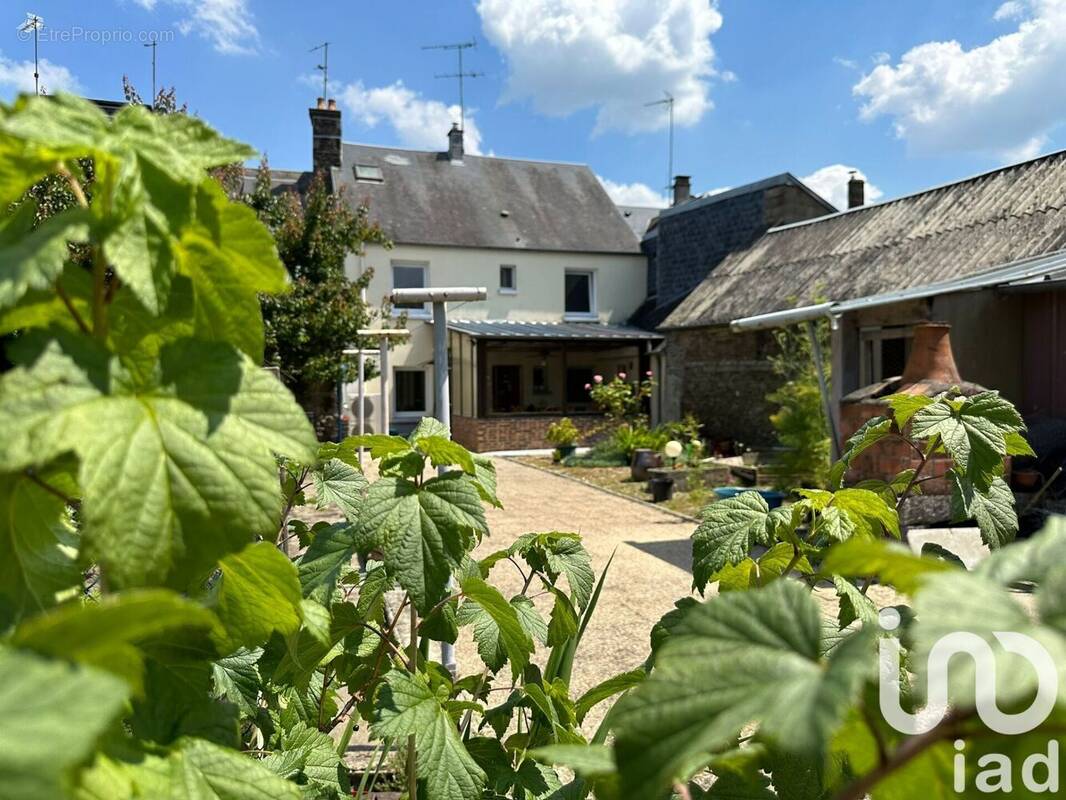 Photo 1 - Maison à SAINT-HILAIRE-DU-HARCOUET