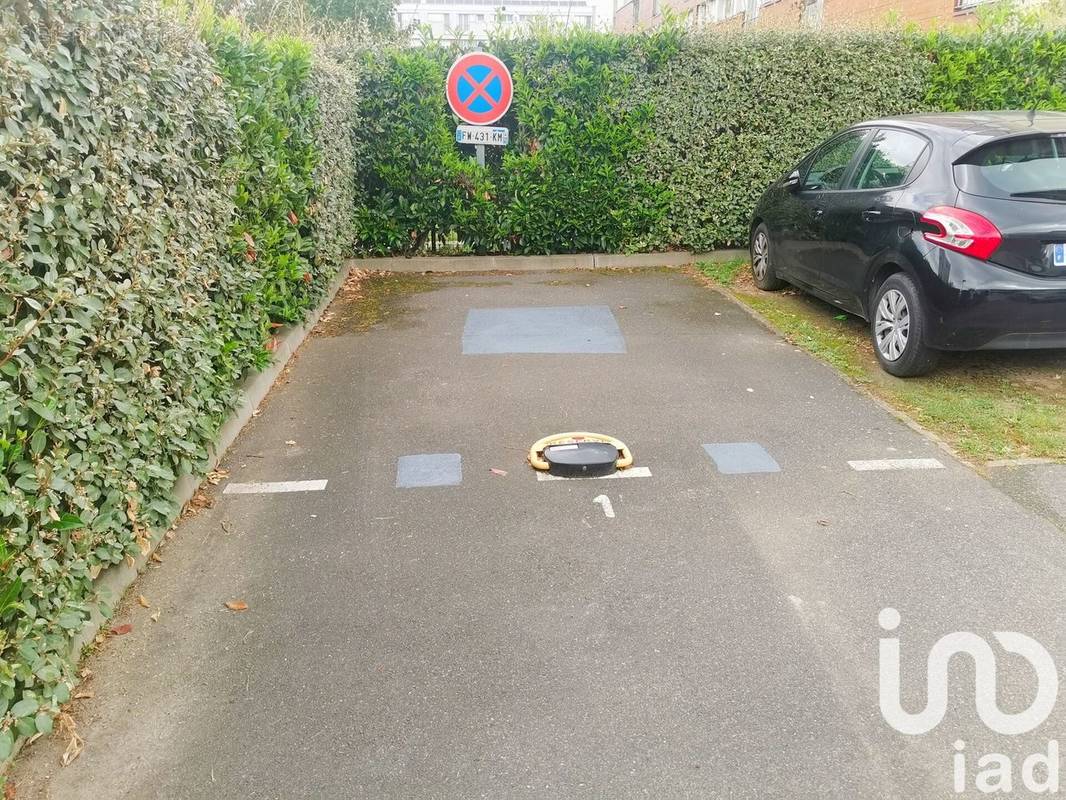 Photo 1 - Parking à ROSNY-SOUS-BOIS