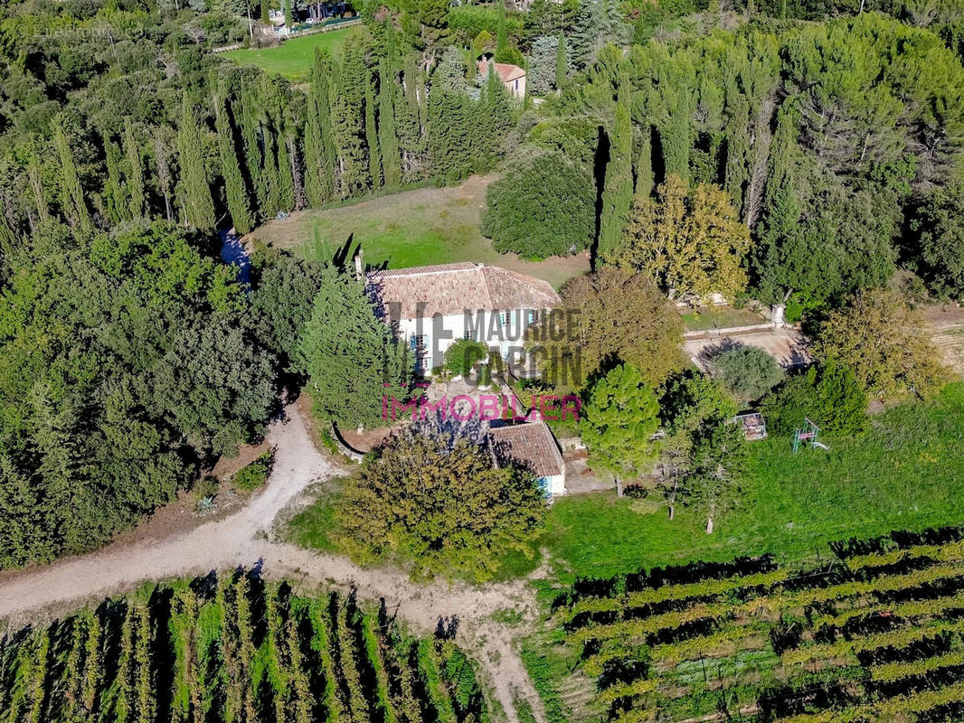 Maison à PERNES-LES-FONTAINES