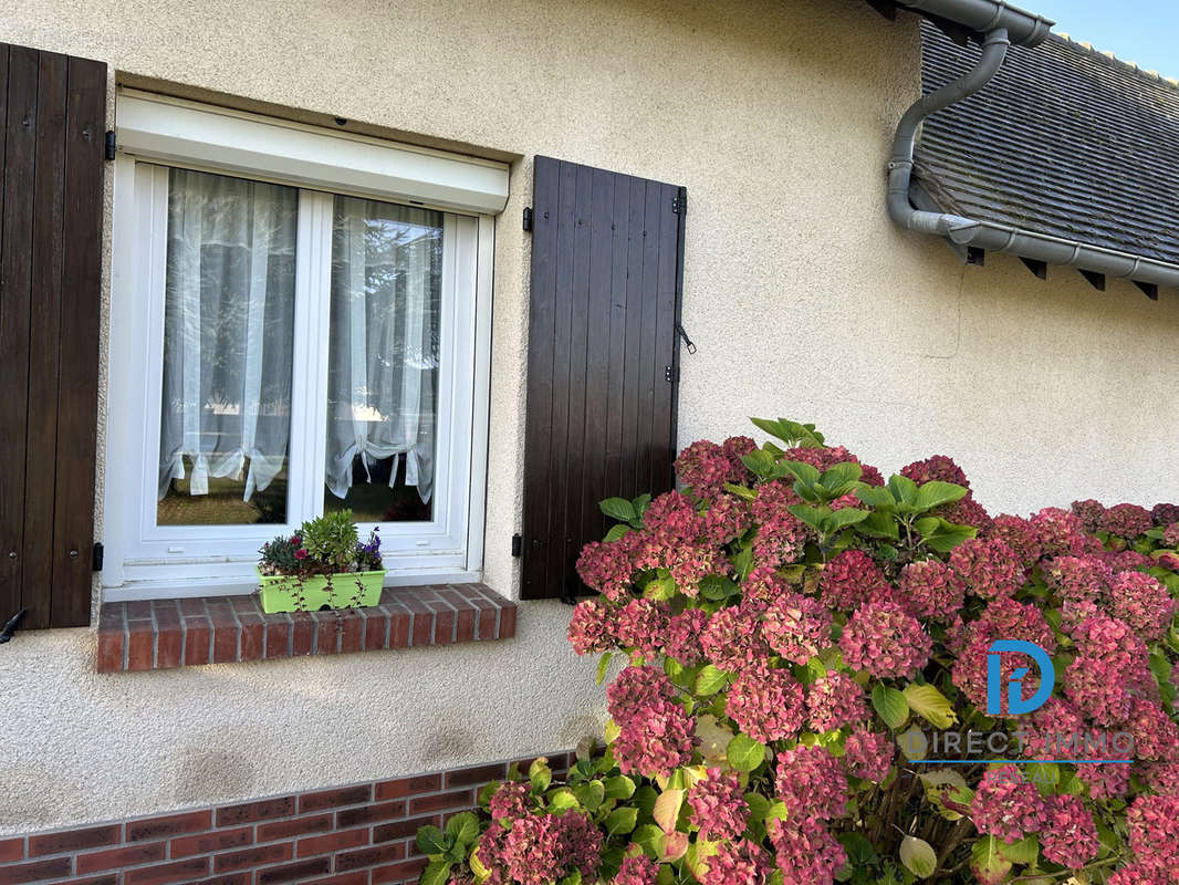 Maison à COURCELLES-SUR-SEINE