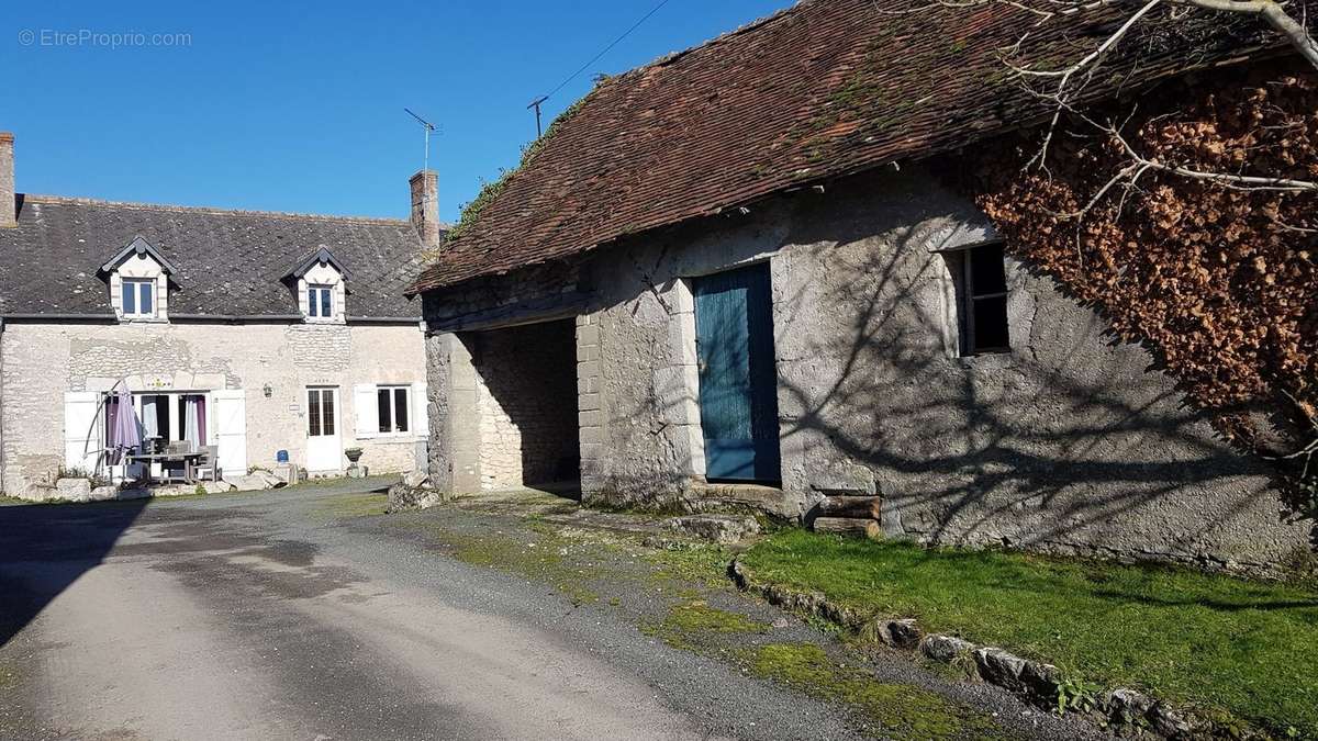 Maison à LA CHAPELLE-SAINT-MARTIN-EN-PLAINE