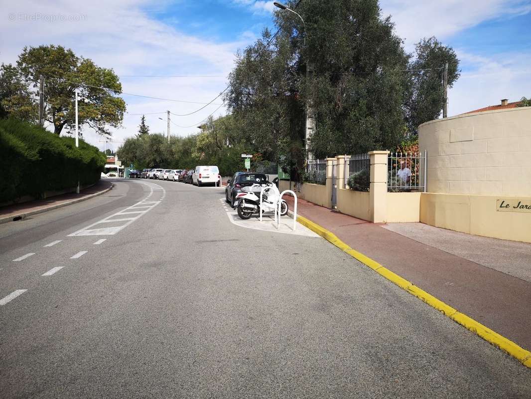 Parking à CANNES