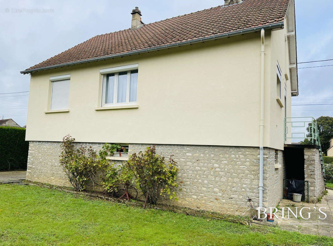 Maison à CONDE-SUR-SARTHE