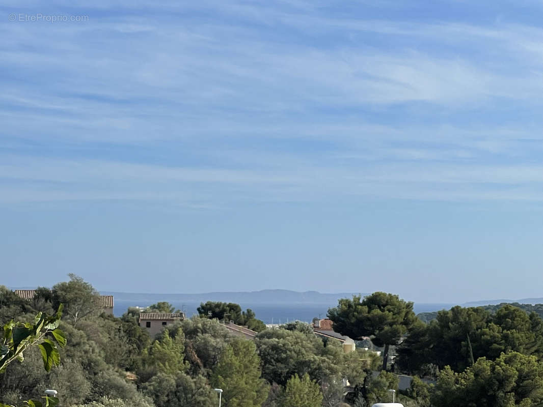 Appartement à BORMES-LES-MIMOSAS