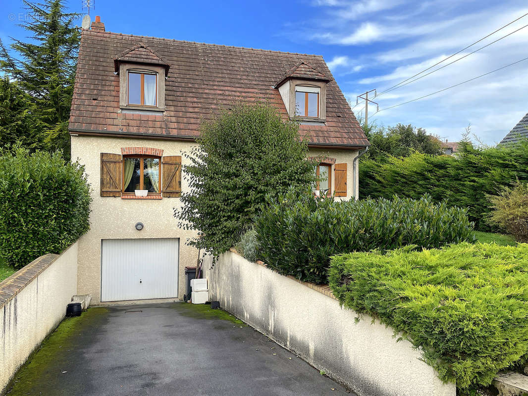 Maison à SAINT-QUENTIN