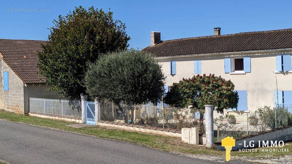 Maison à SAINT-GEORGES-ANTIGNAC