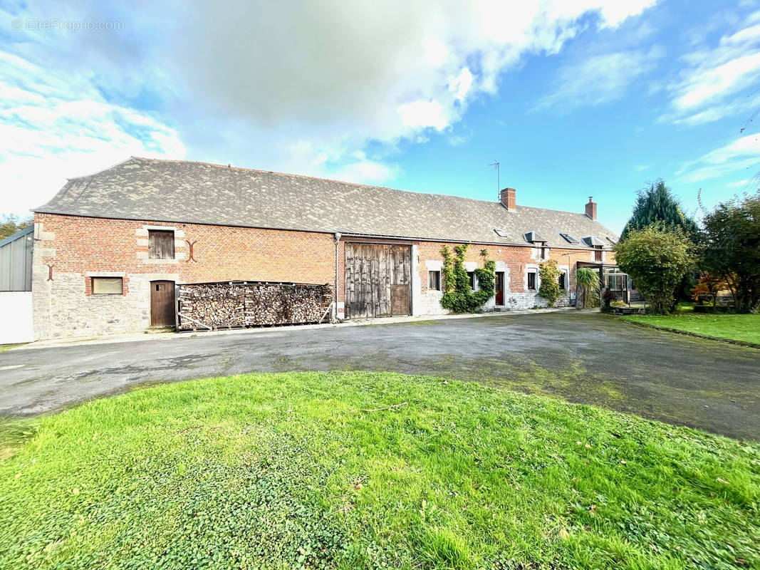 Maison à TAISNIERES-EN-THIERACHE